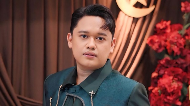 Pernah Jadi MUA hingga Live Streamer, Aris Priadi Kini Bersinar sebagai Wak Bordir