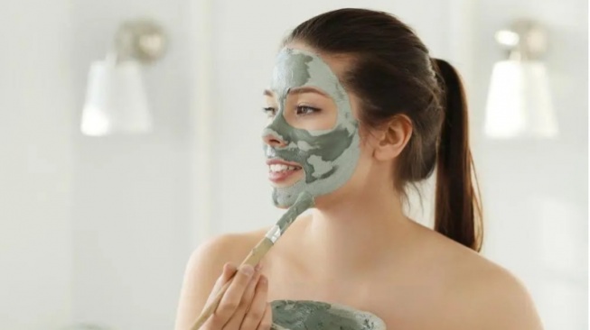 4 Clay Mask Salicylic Acid, Eksfoliasi untuk Kontrol Sebum dan Jerawat