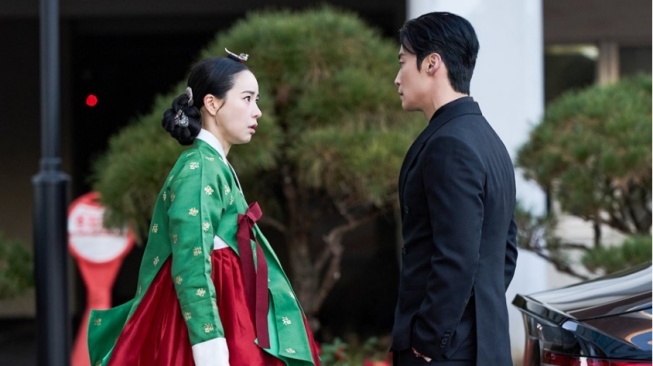 Selir Kejam Joseon Terjebak di Tubuh Aktris Figuran? Intip Keseruan My Royal Nemesis!
