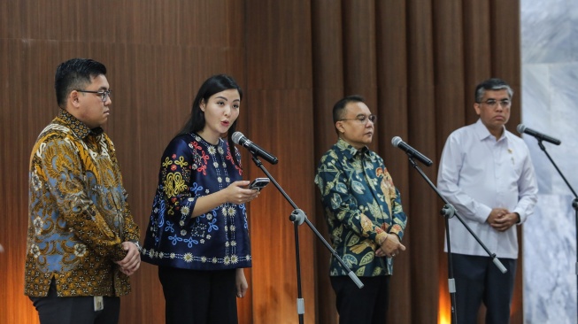 TikTok - Tokopedia Bantah Isu PHK Massal Pegawai Usai Bertemu DPR dan Menaker