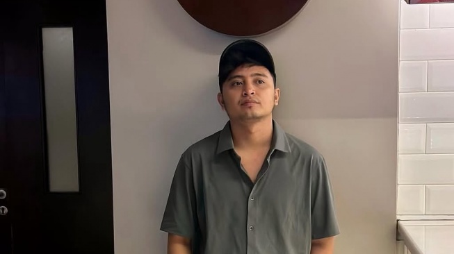 Dari Kreator Konten ke Pebisnis, Begini Perjalanan Karier Acil Bintangnya Parfum