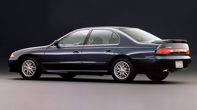 Mitsubishi Eterna. (Drive Place)
