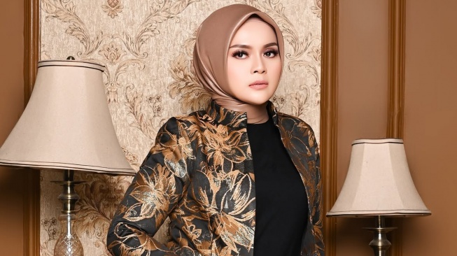 Sukses Gandeng Saipul Jamil dan Aldi Taher, Neng Dessy Kini Fokus Cetak Talenta Baru