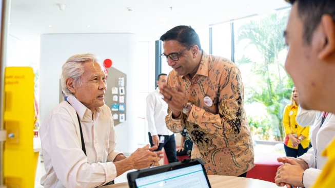 Indosat Tancap Gas Bangun AI Indonesia, Vikram Sinha Lanjut Pimpin Transformasi hingga 2031