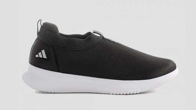 Sepatu sekolah diskon. (Matahari)