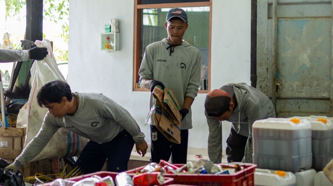Sering Dianggap Beban, Mengapa Pengelolaan Sampah Perlu Dianggap Sebagai Investasi?