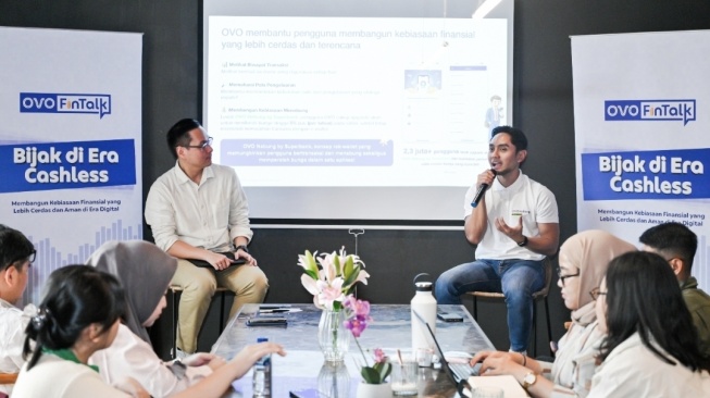 Bijak di Era Cashless. [Ovo]