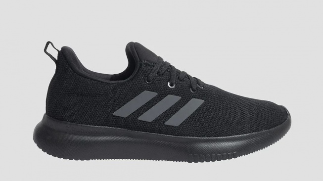 Sepatu sekolah diskon. (Matahari)