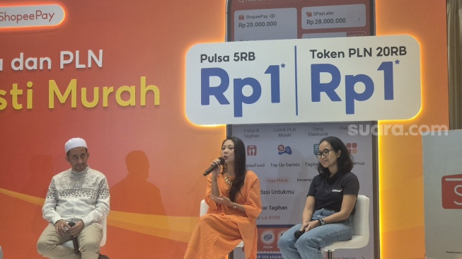 ShopeePay meluncurkan kampanye Pulsa & PLN Pasti Murah di Jakarta, Selasa (7/7/2026). [Suara.com/Dythia]