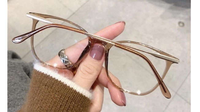 Viendo Kacamata Photochromic (shopee)