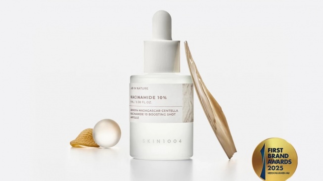Skin1004 Madagascar Centella Niacinamide 10 Boosting Shot Ampoule (Shopee)