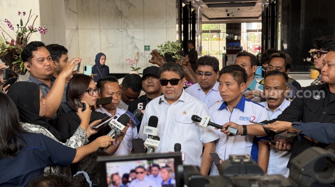 Penasihat Khusus Presiden Bidang Ketenagakerjaan dan Kesejahteraan Buruh, Said Iqbal usai bertemu Menkeu Purbaya Yudhi Sadewa di Kantor Kemenkeu, Jakarta, Rabu (8/7/2026). [Suara.com/Dicky Prastya]