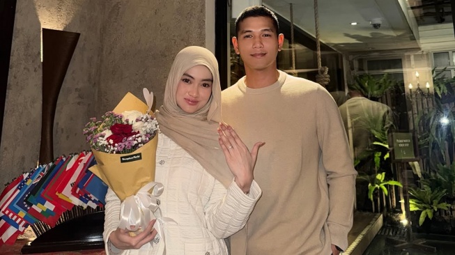 Eltasya Natasha dilamar sang kekasih di ultahnya yang ke-26. [Instagram]