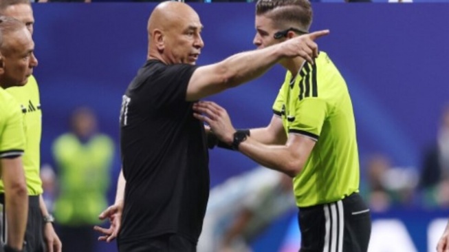 Pelatih Timnas Mesir, Hossam Hassan, meminta publik tetap bangga meski Mohamed Salah Cs tersingkir dari Piala Dunia 2026. [Tangkap layar X]