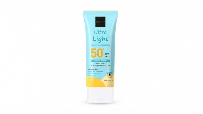 Scarlett Whitening Ultra Light Daily Sunscreen SPF 50+ PA++++