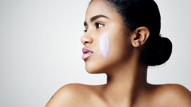 6 Sunscreen Terbaik untuk Kulit Berminyak dan Berjerawat di Indonesia