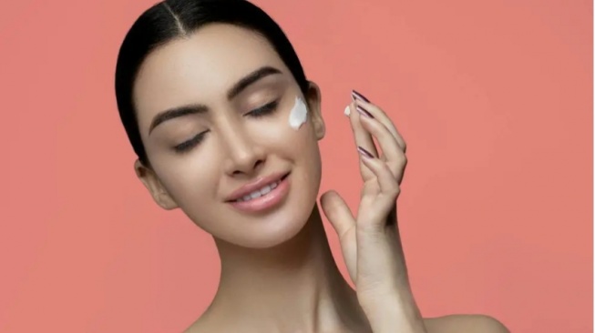 Bye Kemerahan! 4 Moisturizer Cream Madecassoside Cocok untuk Kulit Kering