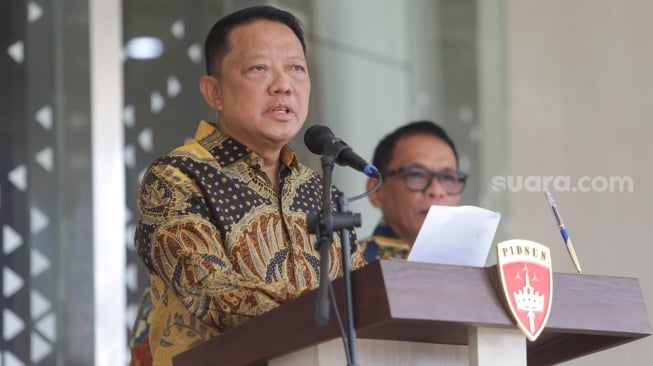 Jaksa Agung Muda Tindak Pidana Khusus (Jampidsus) Kejaksaan Agung, Febrie Adriansyah menyampaikan keterangan saat konferensi pers di Kejaksaan Agung, Jakarta, Jumat (10/7/2026). [Suara.com/Alfian Winanto]