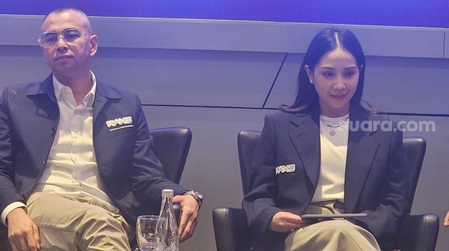 Direktur Utama RANS Entertainment, Nagita Slavina dan Raffi Ahmad di Gedung BEI, Jumat (10/7/2026). [Suara.com/Rina A]
