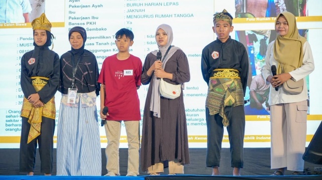 Acara open house sekolah rakyat untuk orang tua dan calon siswa di Sekolah Rakyat Menengah Pertama (SRMP) 18 Lombok Barat, Nusa Tenggara Barat, Jumat (10/7/2026). (Dok: Biro Humas Kemensos/Pian Ardiansyah)