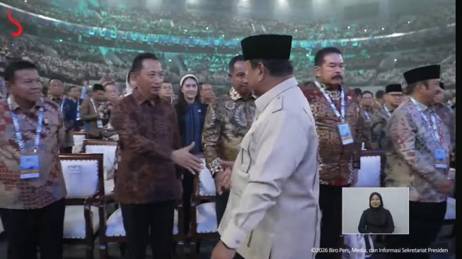 Akrab di GBK, Intip Gestur Hormat Jaksa Agung-Panglima TNI dan Kapolri Sambut Prabowo