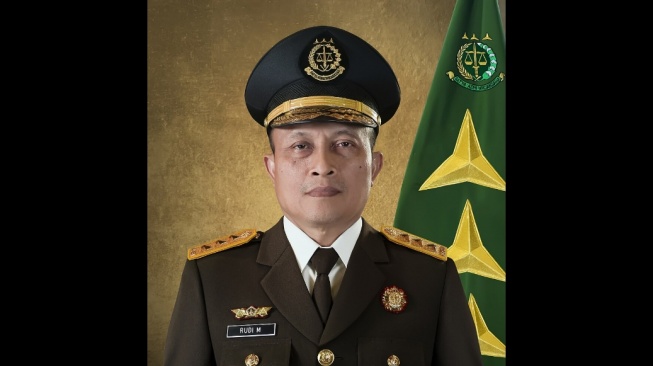 LHKPN Tembus Rp7,2 Miliar, Kendaraan Plt Jampidsus Rudi Margono Cuma Motor Honda Seharga Rp5 Juta
