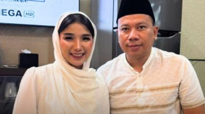 Profil Fangfang Istri Vicky Prasetyo yang Ramai Menjadi Sorotan