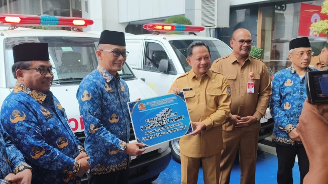 Mendagri: Bantuan Lima Ambulans dari Korpri Percepat Pemulihan Daerah Terdampak Bencana di Sumatera