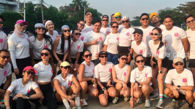 Jelang Konser 40 Tahun, Kahitna Ajak 40 Pelari Bernostalgia di CFD Jakarta