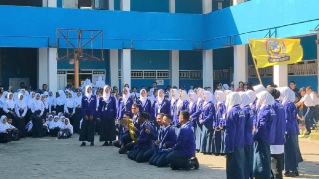 Suasana MPLS hari pertama di Kota Makassar, Sulawesi Selatan [SuaraSulsel.id\Lorensia Clara]