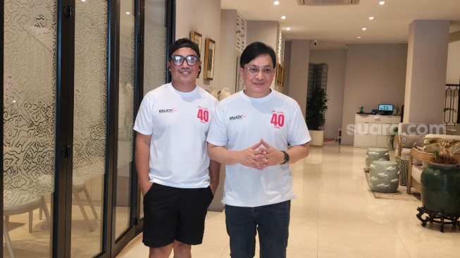 Yovie Widianto dan Dino Hami, penyelenggara konser Kahita, Senayan, Jakarta Pusat pada Minggu, 12 Juli 2026 [Suara.com/Rena Pangesti]