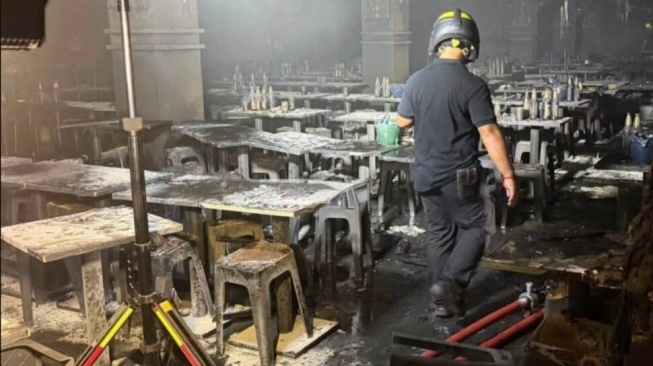 Kebakaran hebat melanda sebuah klub malam di Bangkok, Thailand, dan menewaskan sedikitnya 27 orang serta melukai sejumlah lainnya. [Tangkap layar X]