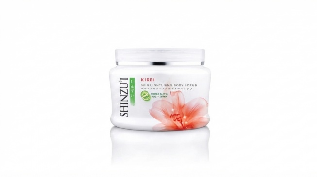 Shinzu'i Body Scrub Skin Lightening Sakura