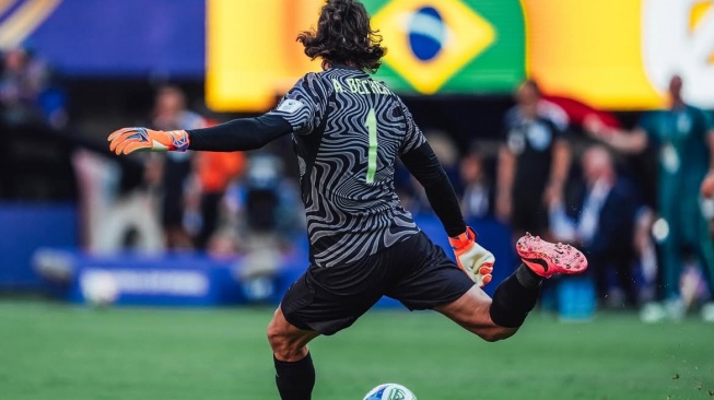 Alisson Becker Buka Suara Usai Brasil Tersingkir, Isyaratkan Ingin Main di Piala Dunia 2030