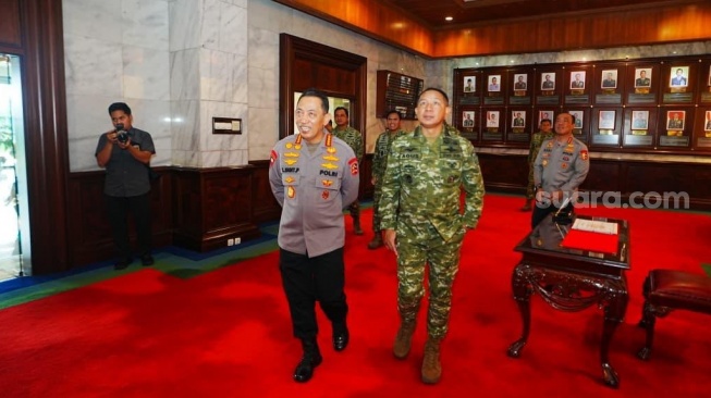 Ada Pihak Coba Adu Domba? Kapolri di Mabes TNI: Silakan Langsung Berkomunikasi, Kami Terbuka!