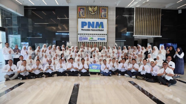 Sebuah Apresiasi oleh PNM Untuk Ribuan Karyawan Terbaiknya Berupa Panggilan Menuju Baitullah