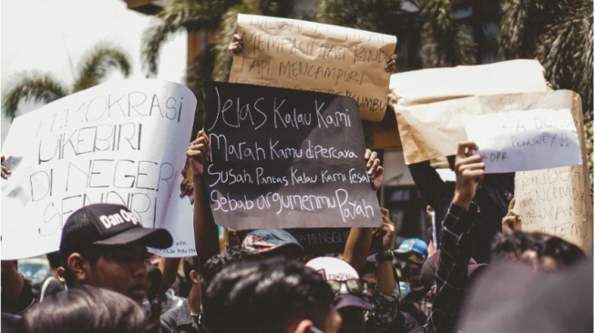 Kemarahan Publik: Indikator Kebijakan Benar-benar Berpihak Kepada Rakyat