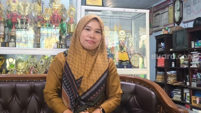 Kepala Sekolah SDN 04 Kota Serang Rena Komalasari [Yandi Sofyan/SuaraBanten]
