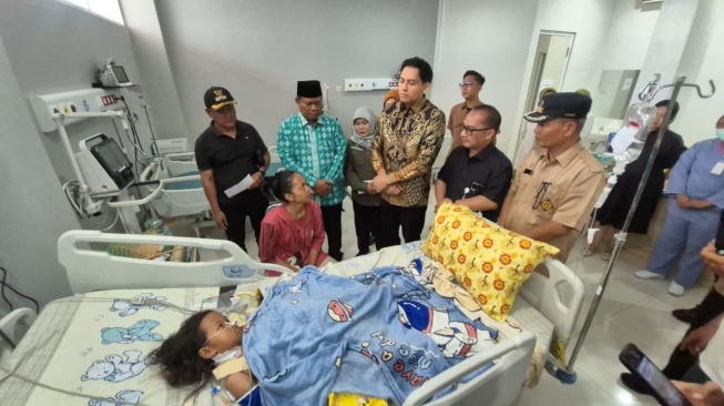 Bupati Indramayu Lucky Hakim siap menjadi orangtua asuh bagi anak-anak yang kehilangan orangtuanya akibat kecelakaan maut di Pantura Indramayu [dokumentasi pribadi]
