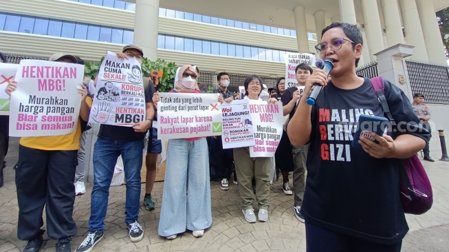 'Kami Muak' Menggema di Depan Kejagung, Massa Desak Program MBG Dihentikan