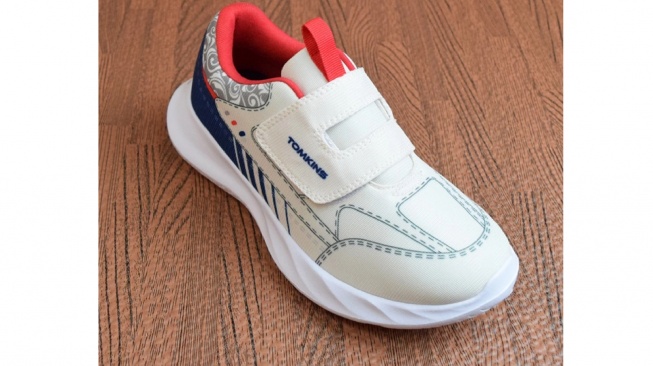 tomkins crystal sepatu lari anak (shopee/tomkins)