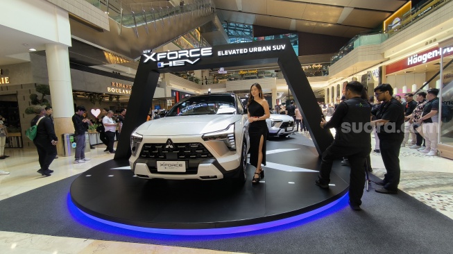 PT Mitsubishi Motors Krama Yudha Sales Indonesia (MMKSI) pada Kamis (16/7/2026) meluncurkan Xforce hybrid - kendaraan jenis Hybrid Electric Vehicle (HEV) pertamanya di Indonesia. [Suara.com/Liberty Jemadu]