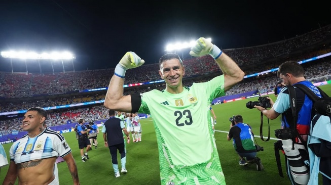 10 Trik Kotor Kiper Argentina Emiliano Martinez Bikin Publik Inggris Ketar-ketir