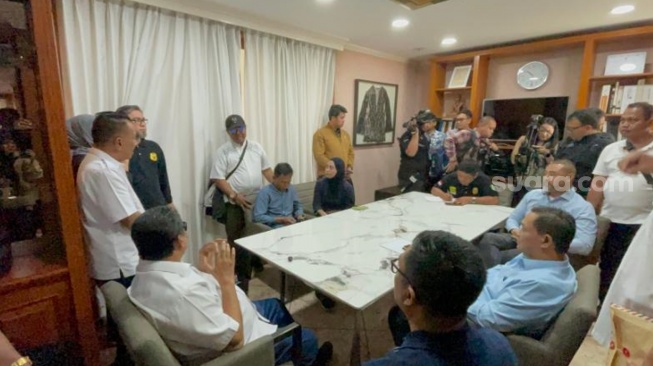 Penasihat Khusus Presiden Bidang Ketenagakerjaan dan Kesejahteraan Buruh, Said Iqbal, melakukan sidak ke PT Grita Artha Kreamindo (5asec). (Suara.com/Novian)