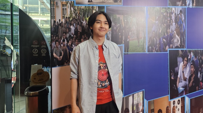 Ari Irham, pemain Film Takkan Kubiarkan Kau Menangis saat konferensi pers di Kuningan, Jakarta Selatan pada Rabu, 15 Juli 2026