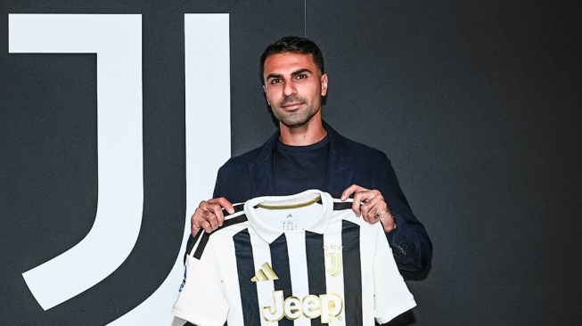 Juventus Resmi Rekrut Zeki Celik Gratis, Bek Serbabisa Turki Dikontrak hingga 2029
