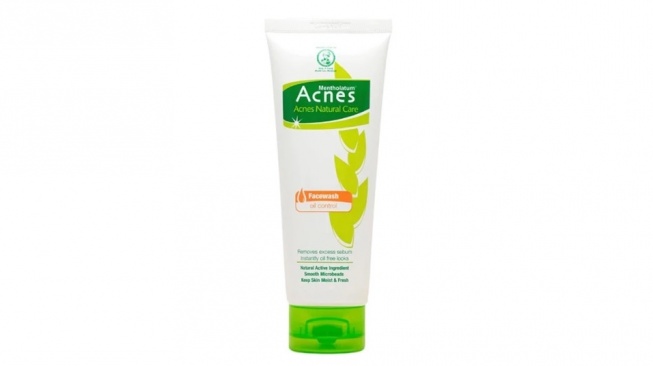 Acnes Natural Care Face Wash Oil Control (Shopee)