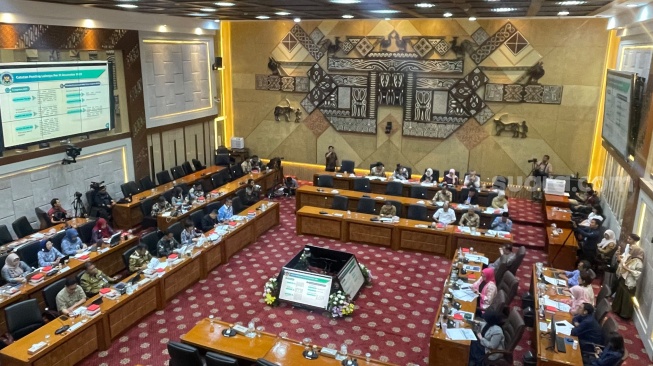 BGN Pamer Opini WTP, Langsung Dicecar Ramai-ramai Anggota DPR: Jangan-jangan Dibikin-bikin