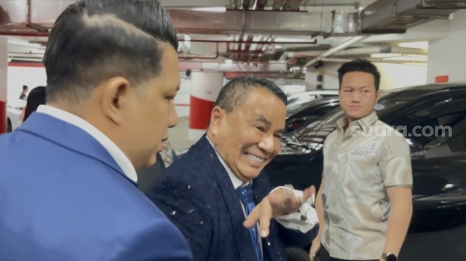 Hotman Paris Tak Paham Hukum! Klaim Penetapan Tersangka Febrie Harus Izin Presiden Dikuliti Boyamin