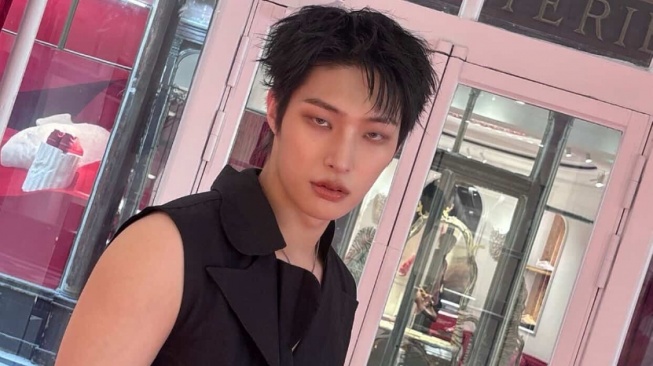 Edgy tapi Tetap Cozy, Intip 4 Ide OOTD Street Style ala Mingi ATEEZ Ini!